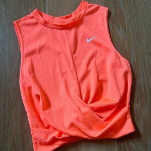 Nike twist front crop